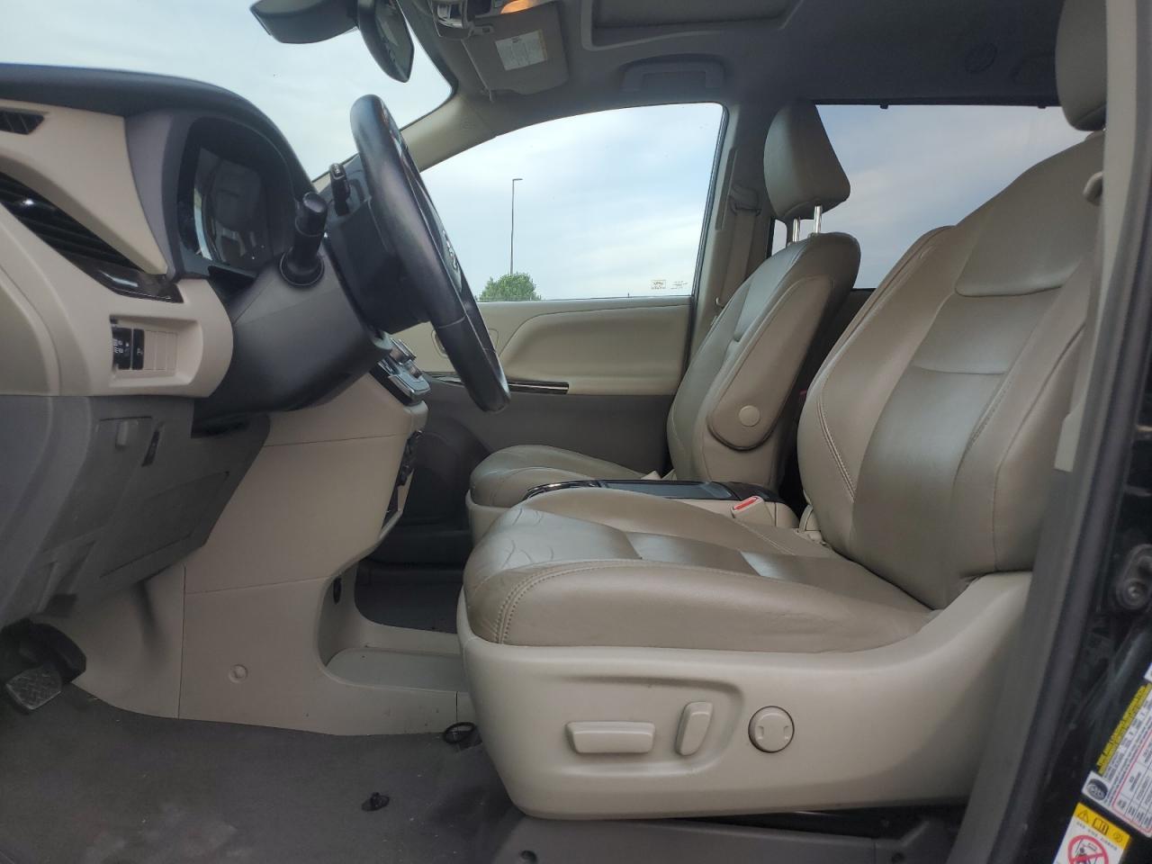 2019 TOYOTA SIENNA