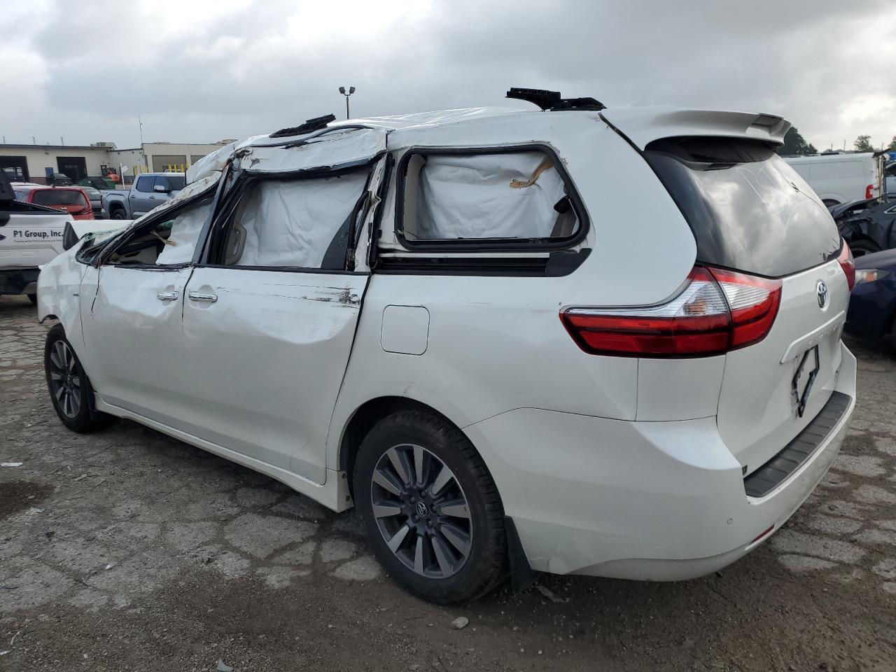2018 TOYOTA SIENNA