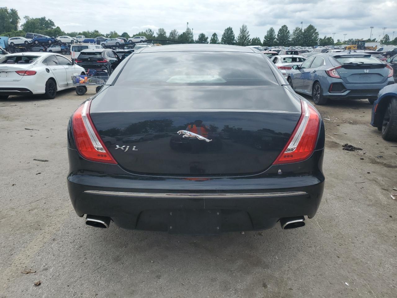 2011 JAGUAR Xj-Series