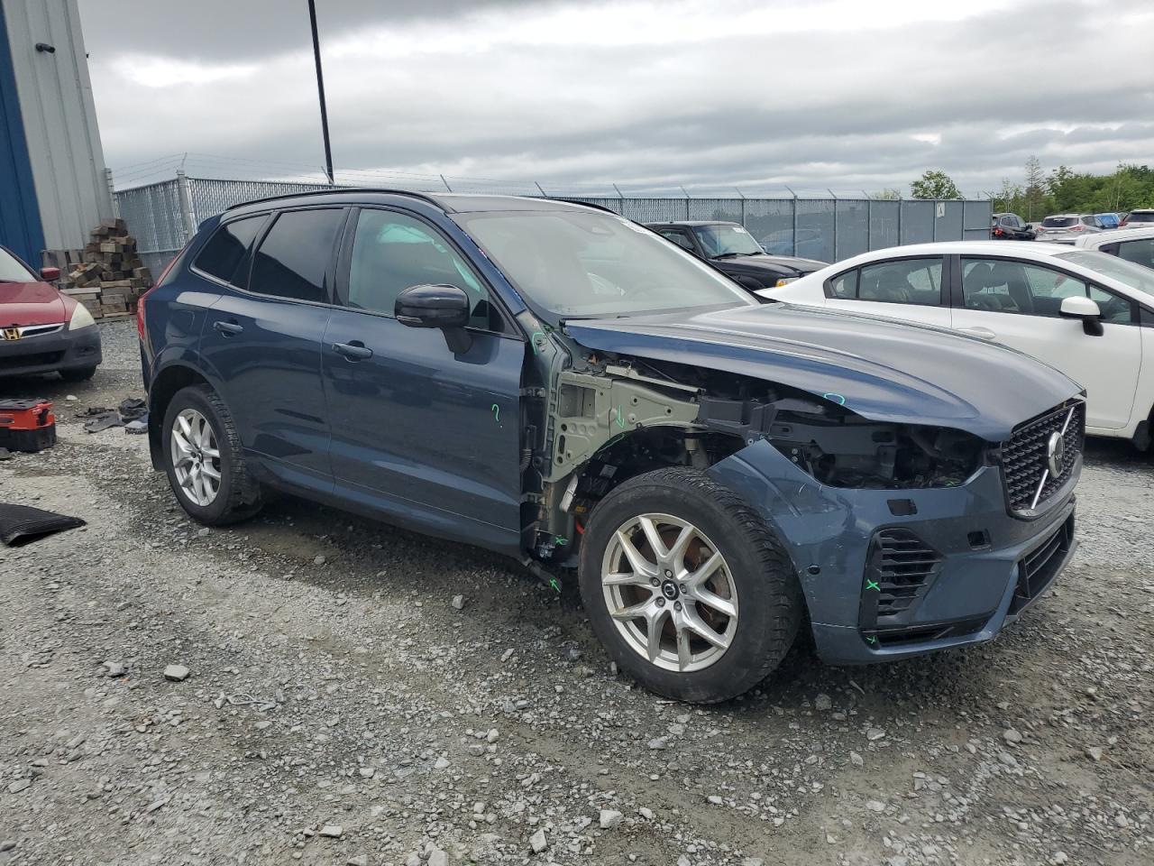 2022 VOLVO XC60