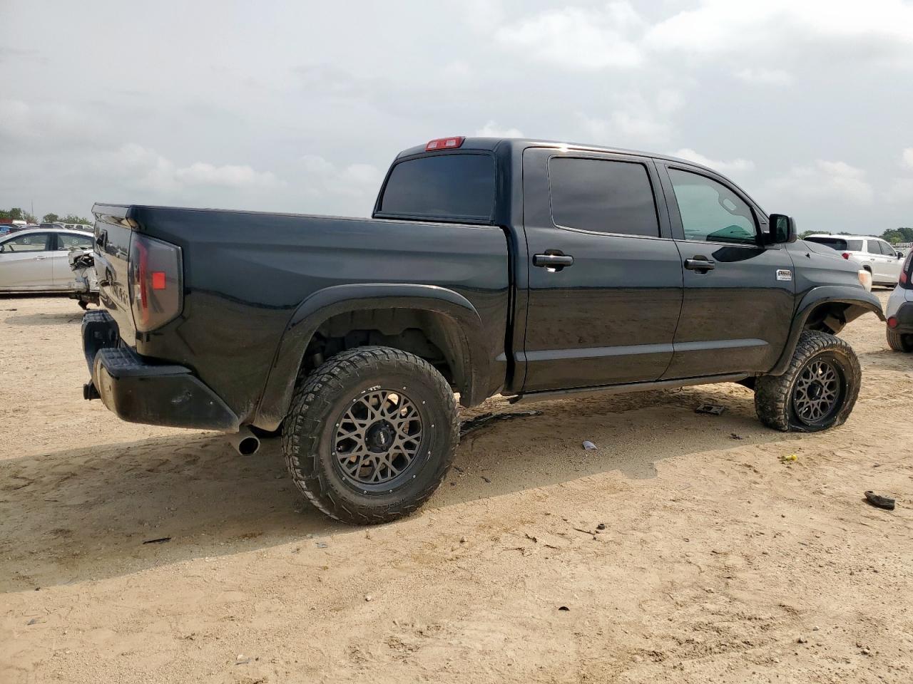 2016 TOYOTA TUNDRA