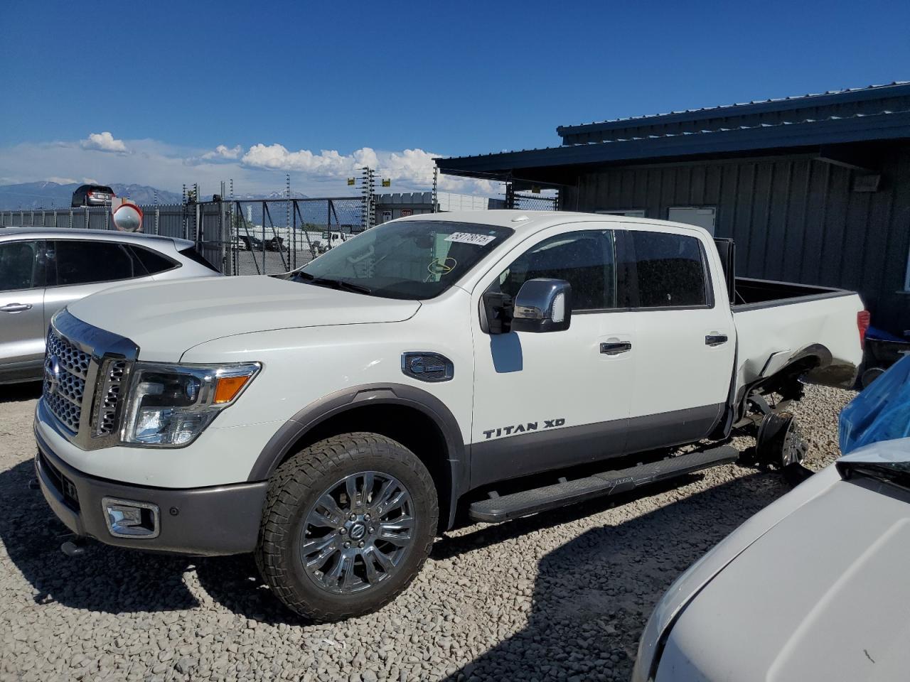 2016 NISSAN Titan