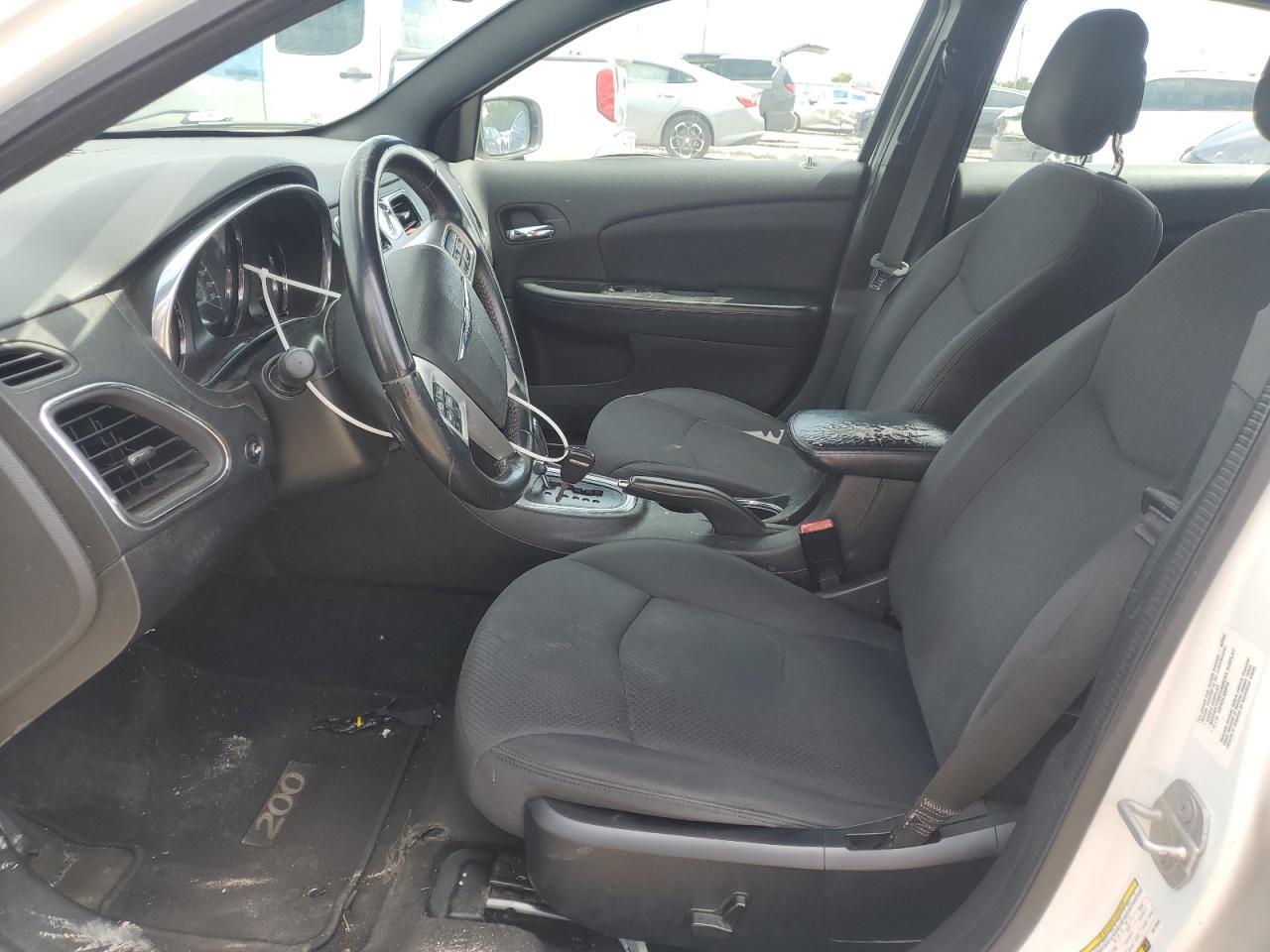2013 CHRYSLER 200