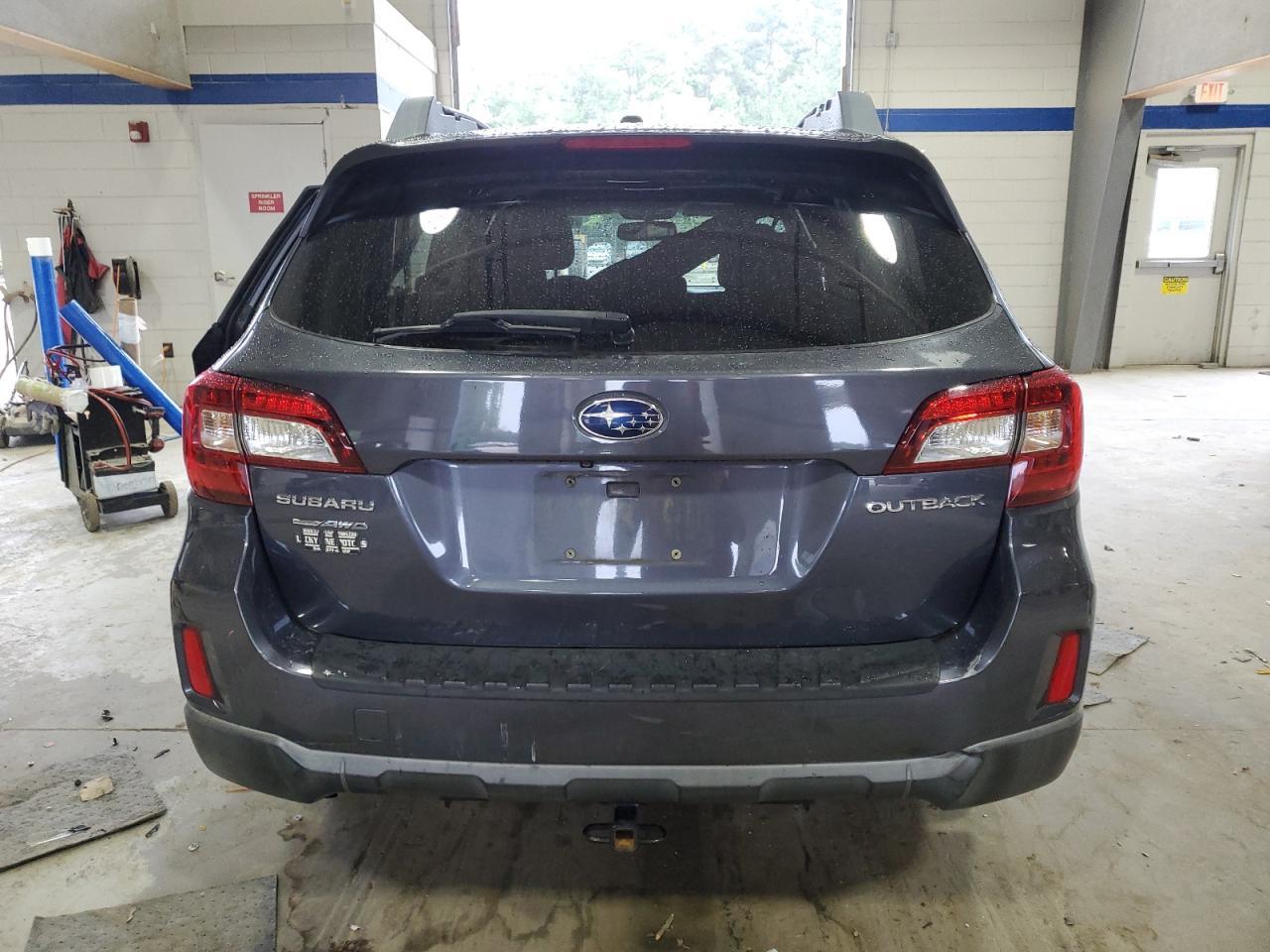 2015 SUBARU Outback