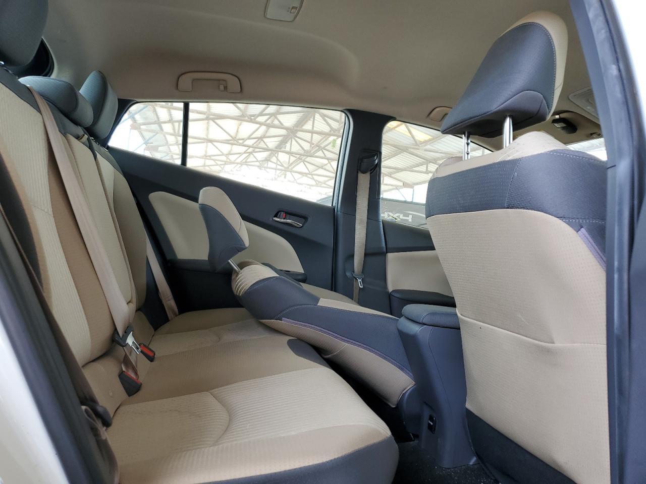 2017 TOYOTA PRIUS