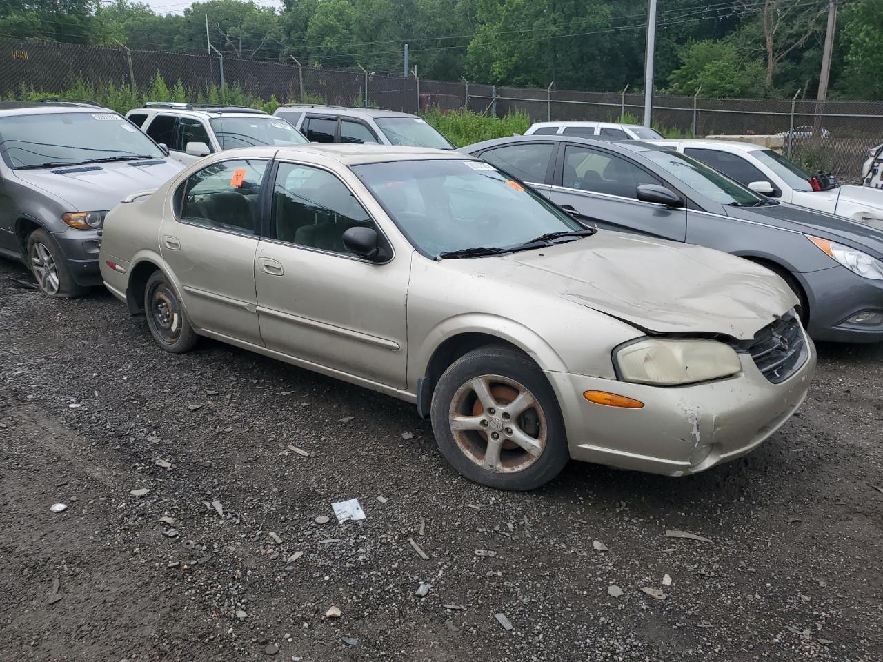 2001 NISSAN Maxima