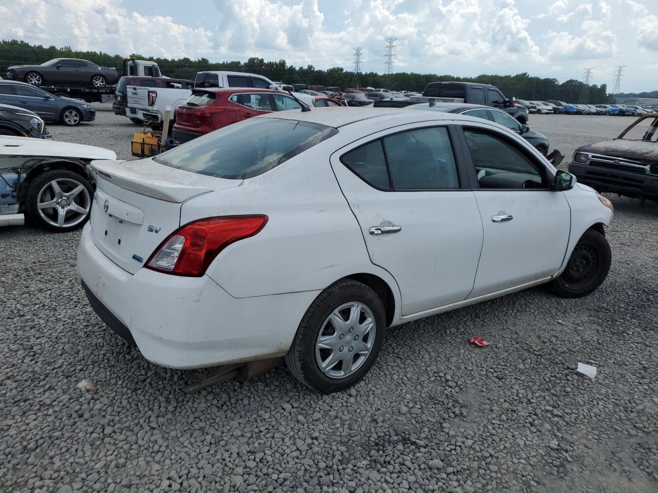 2016 NISSAN VERSA