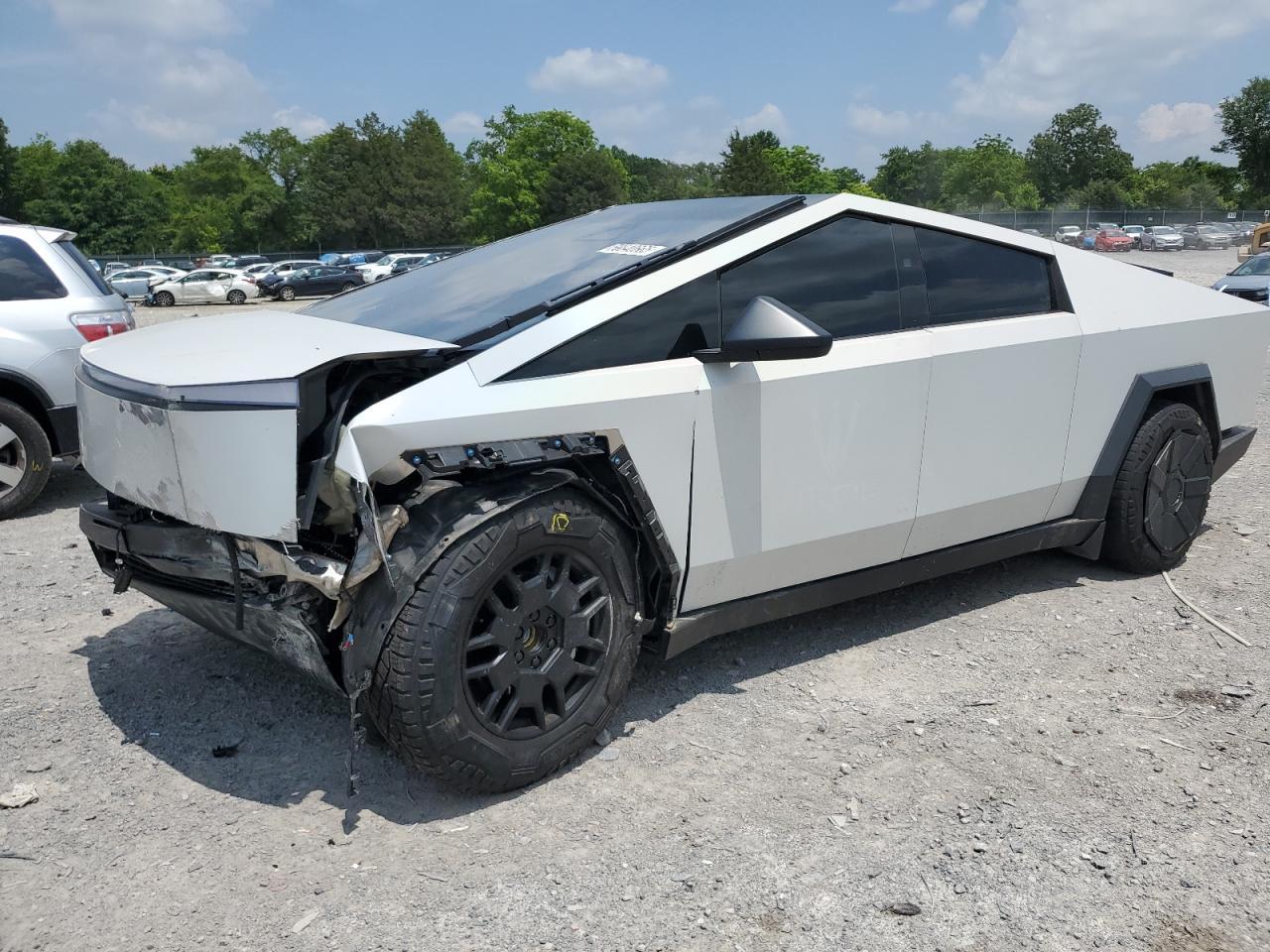 2024 TESLA Cybertruck