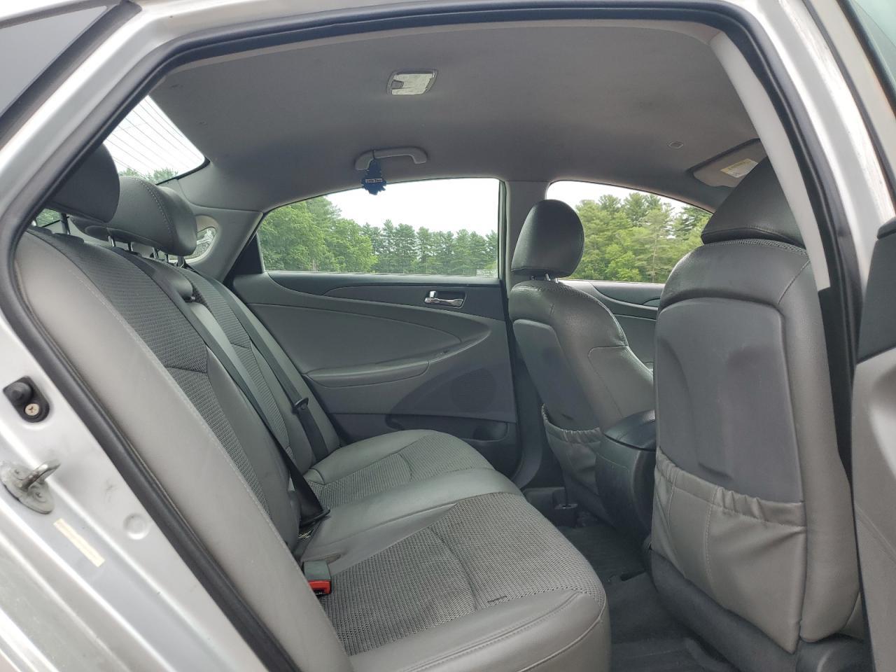2011 HYUNDAI SONATA
