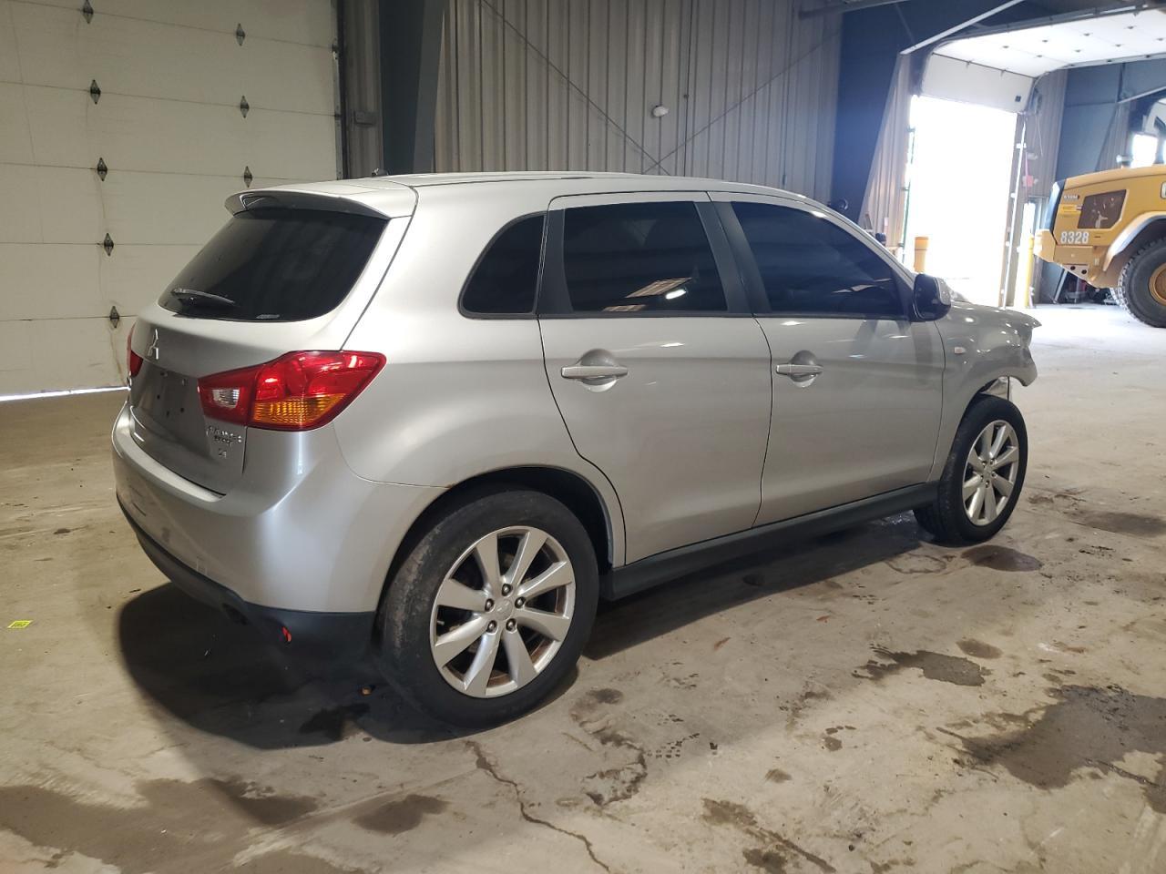 2015 MITSUBISHI outlander