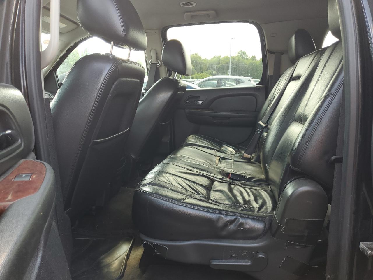 2011 CHEVROLET Suburban