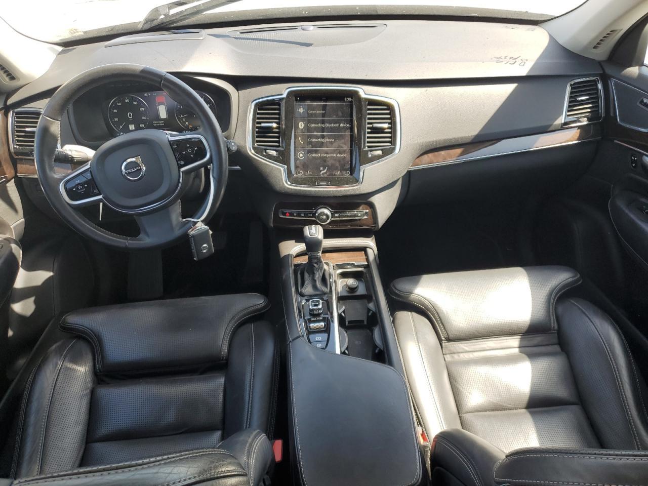 2017 VOLVO XC90