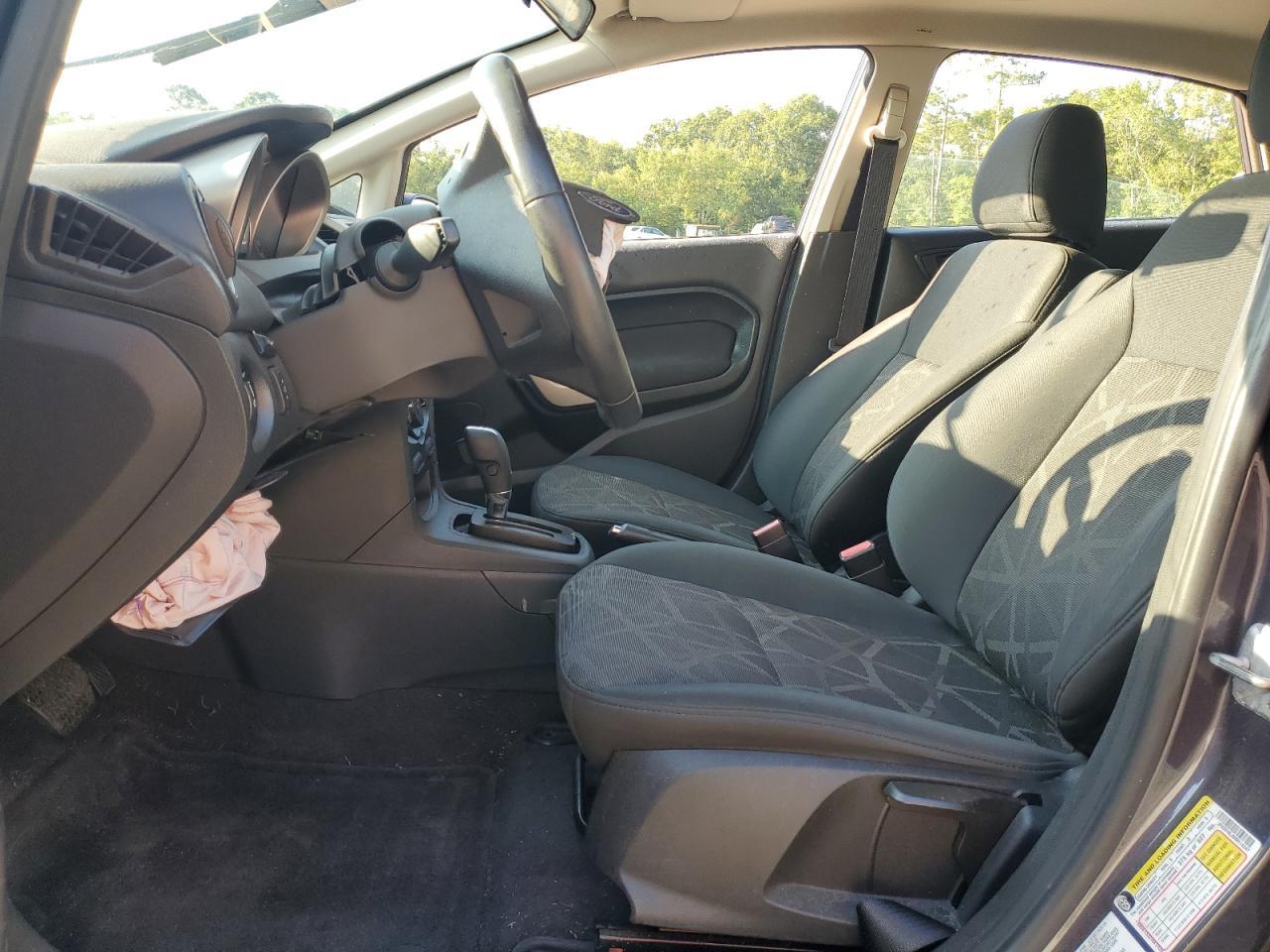 2013 FORD Fiesta