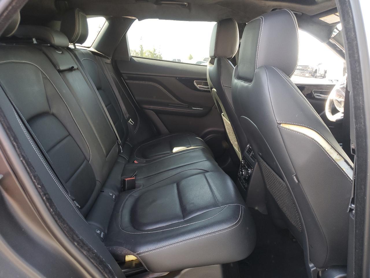 2019 JAGUAR F-Pace