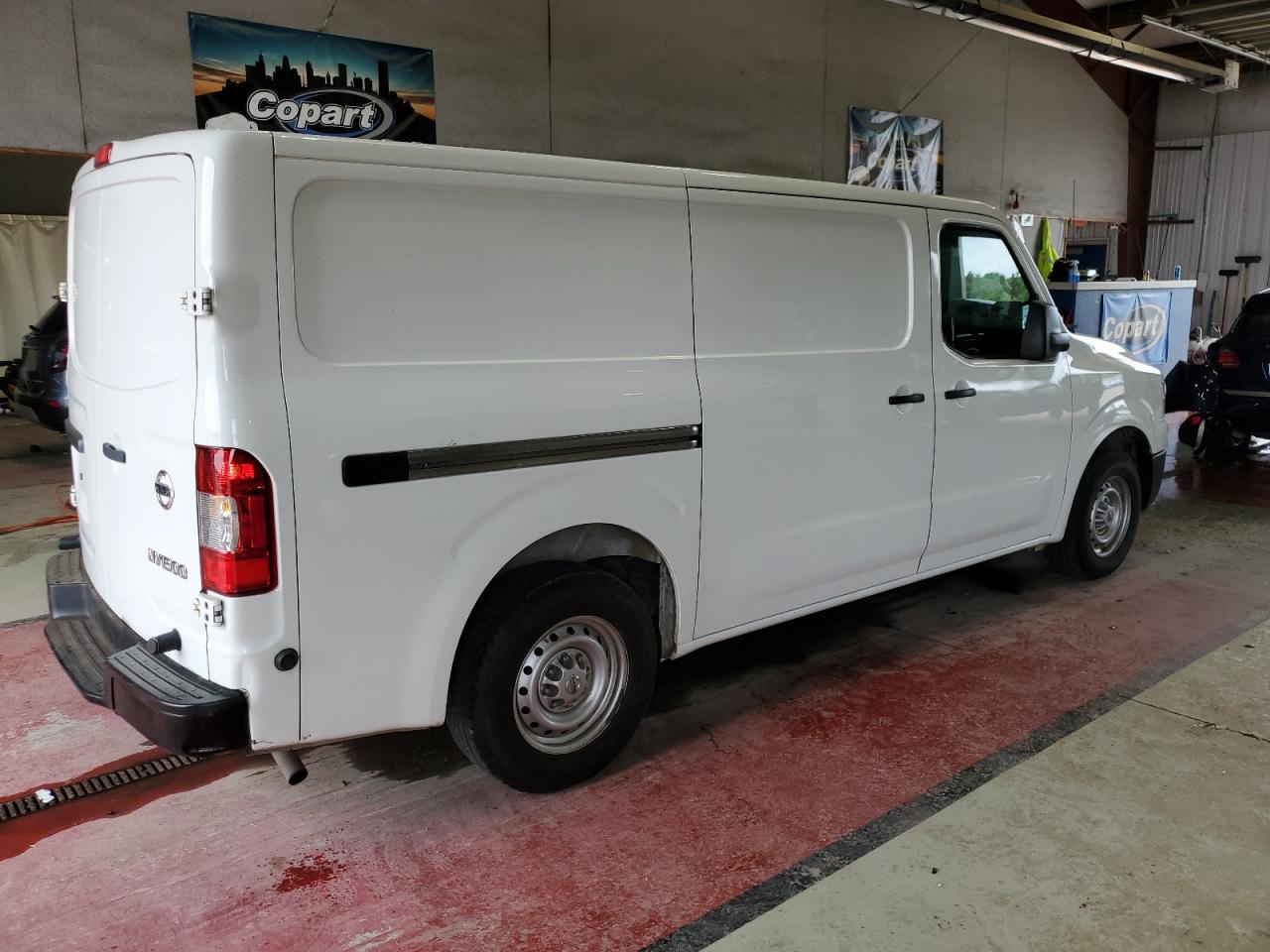 2017 NISSAN Nv