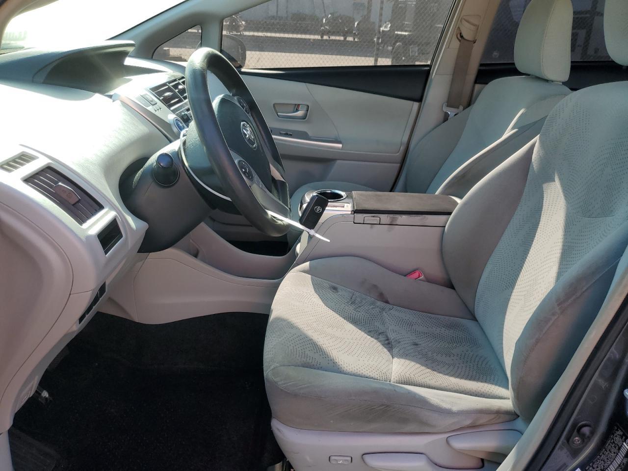2013 TOYOTA PRIUS V