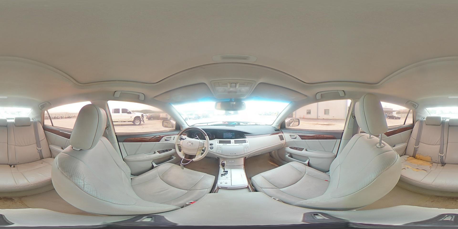 2010 TOYOTA Avalon