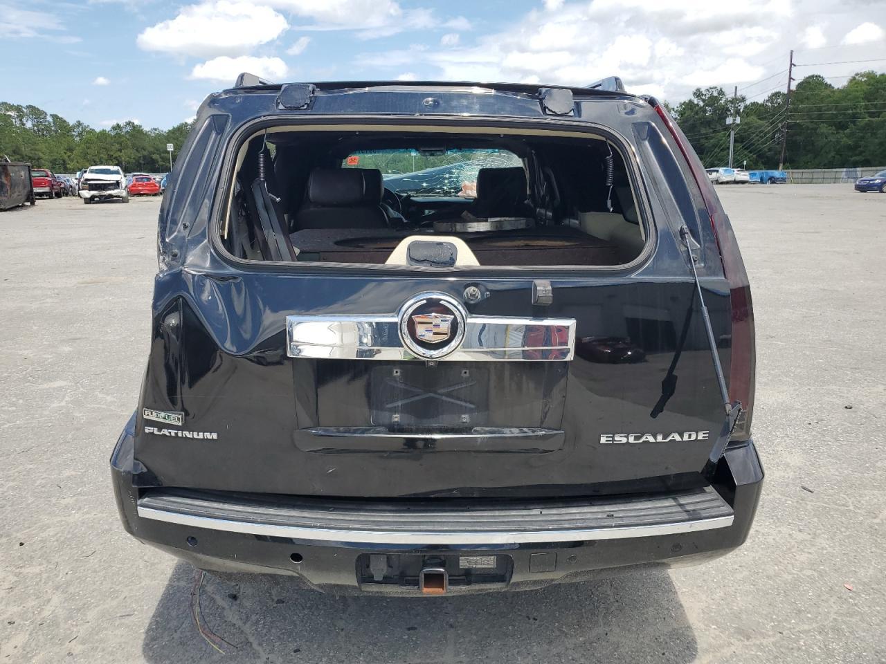 2010 CADILLAC ESCALADE
