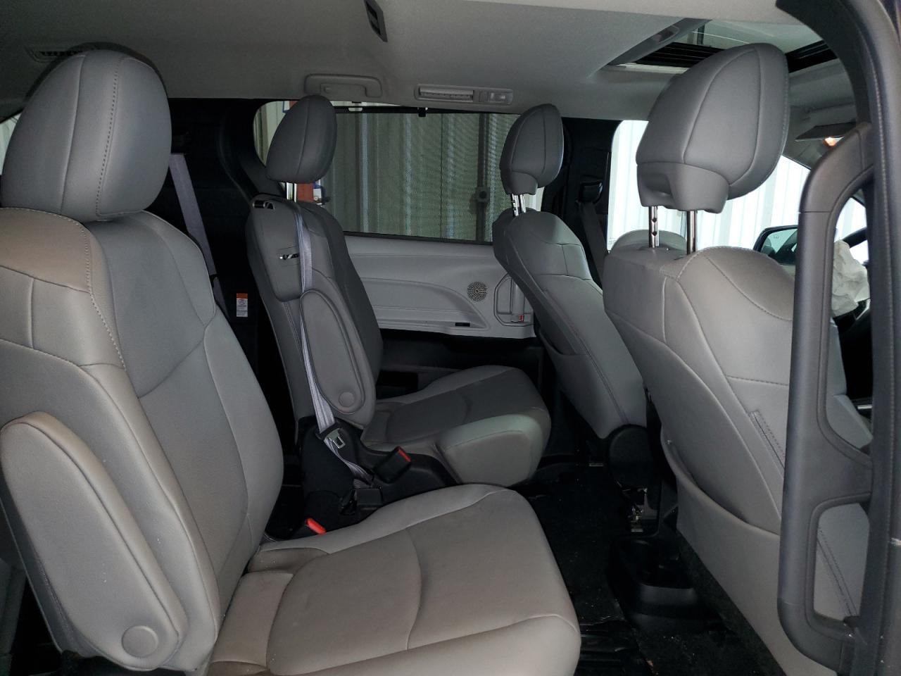 2025 TOYOTA SIENNA