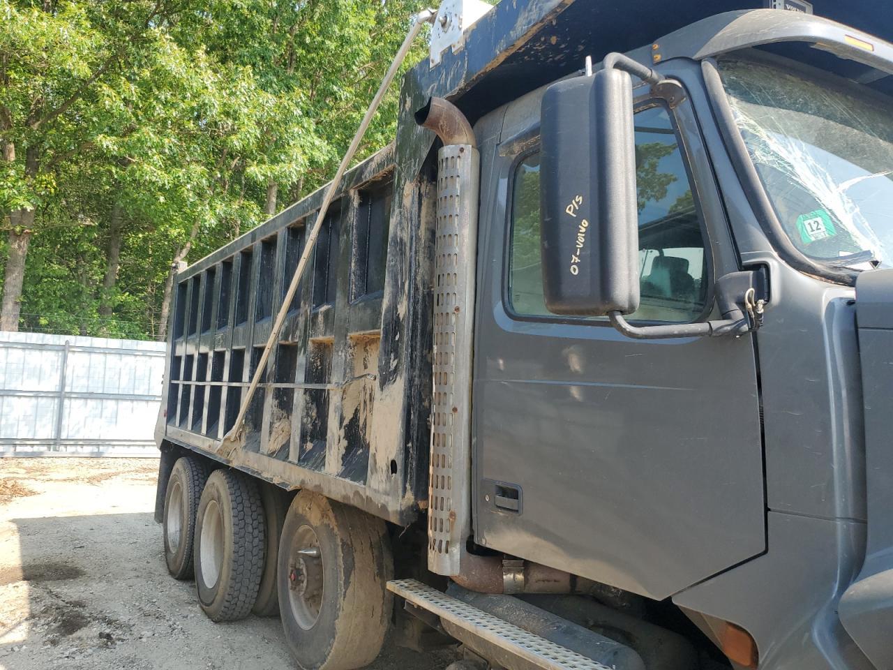 2007 VOLVO VHD