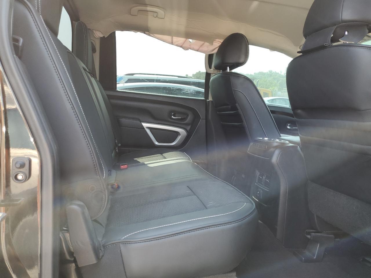 2016 NISSAN Titan