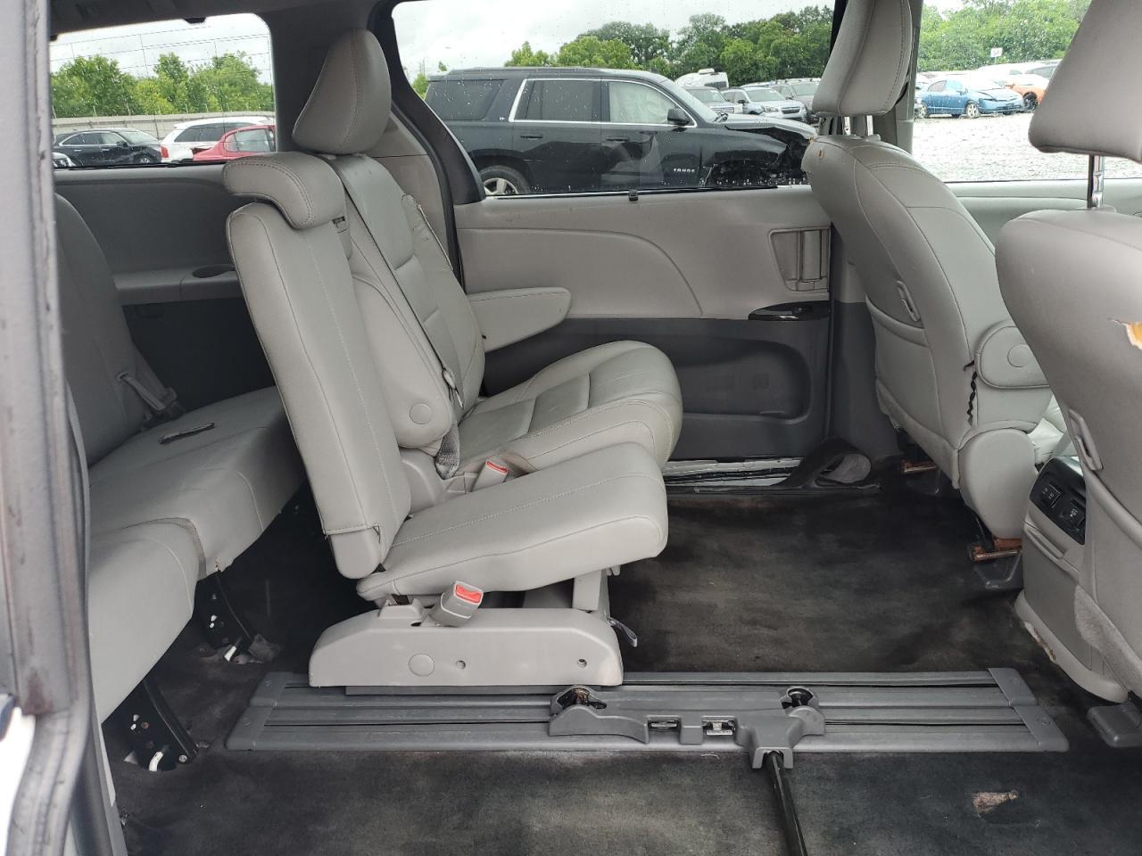 2018 TOYOTA SIENNA