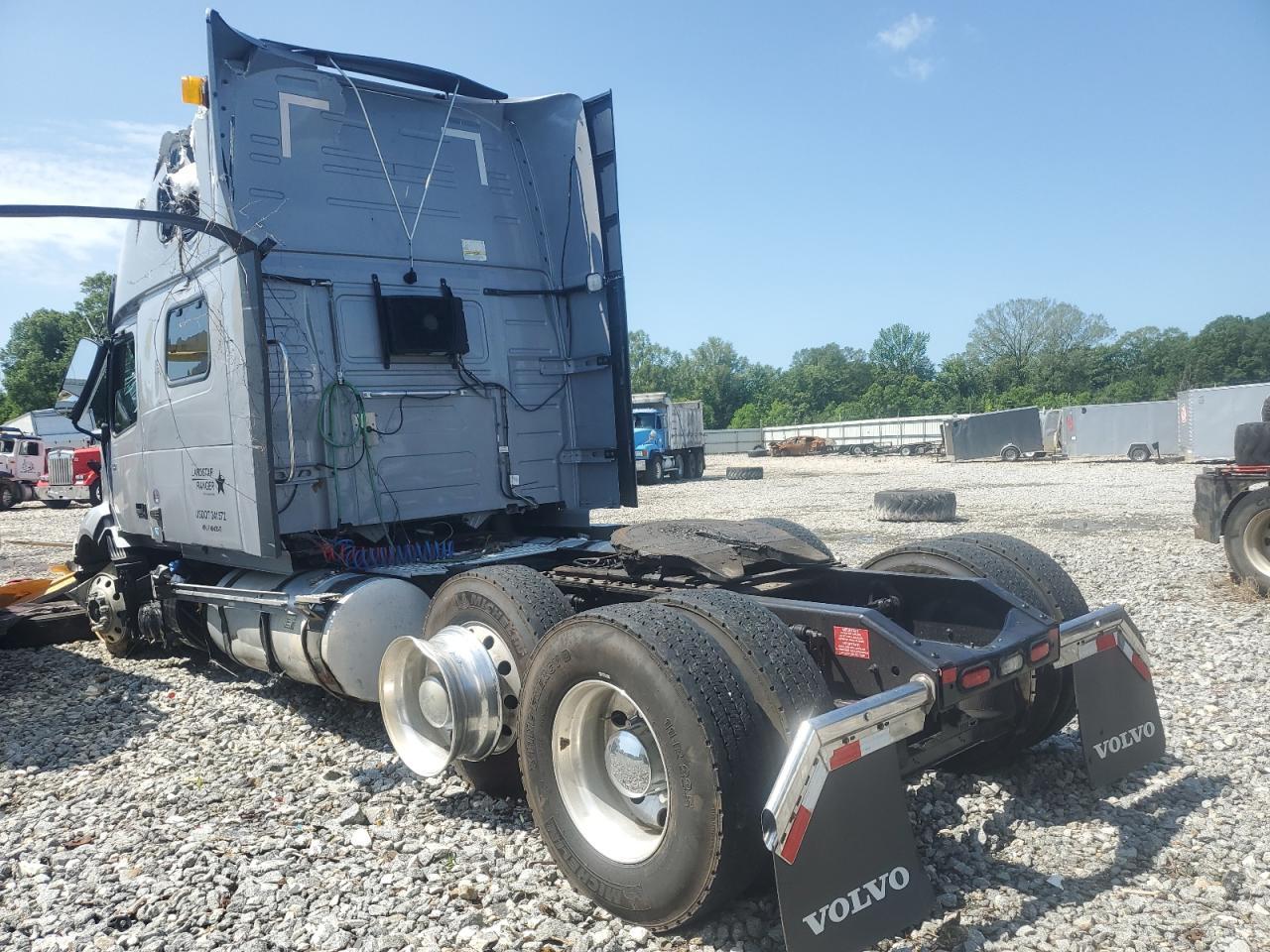 2024 VOLVO VNL