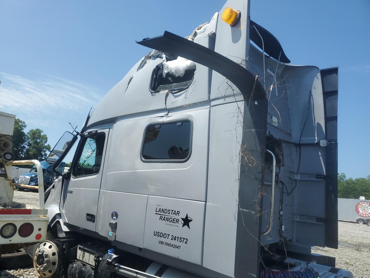 2024 VOLVO VNL