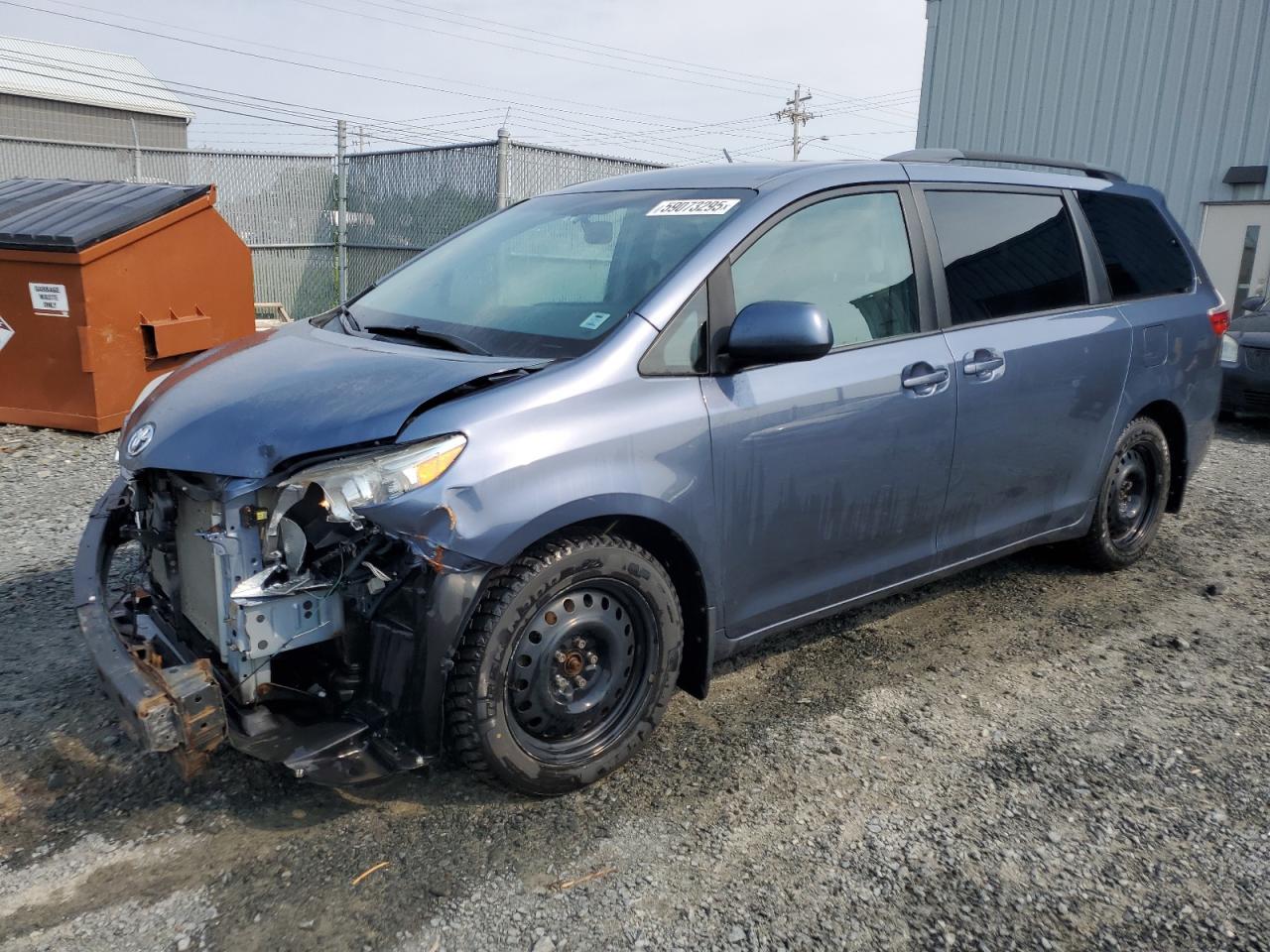 2015 TOYOTA SIENNA