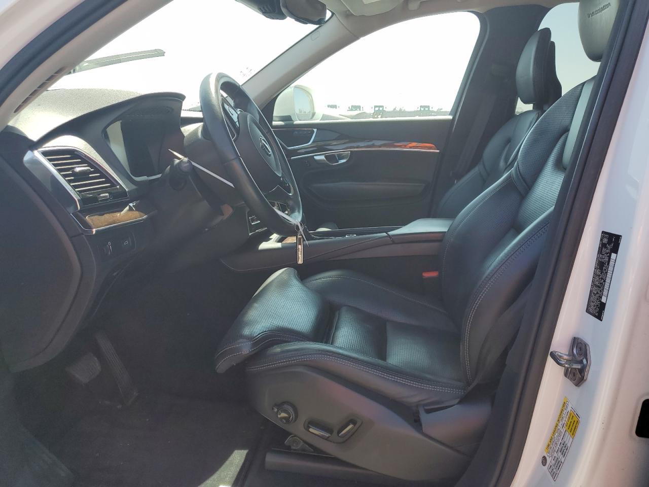 2017 VOLVO XC90