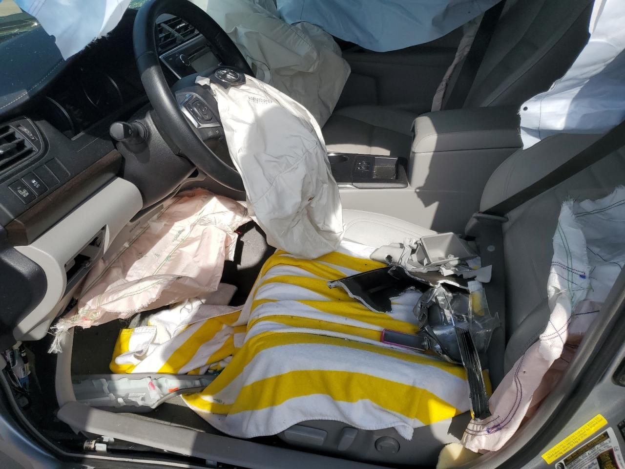 2016 TOYOTA CAMRY