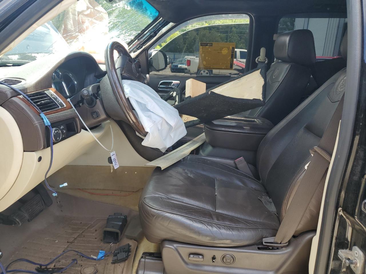 2010 CADILLAC ESCALADE