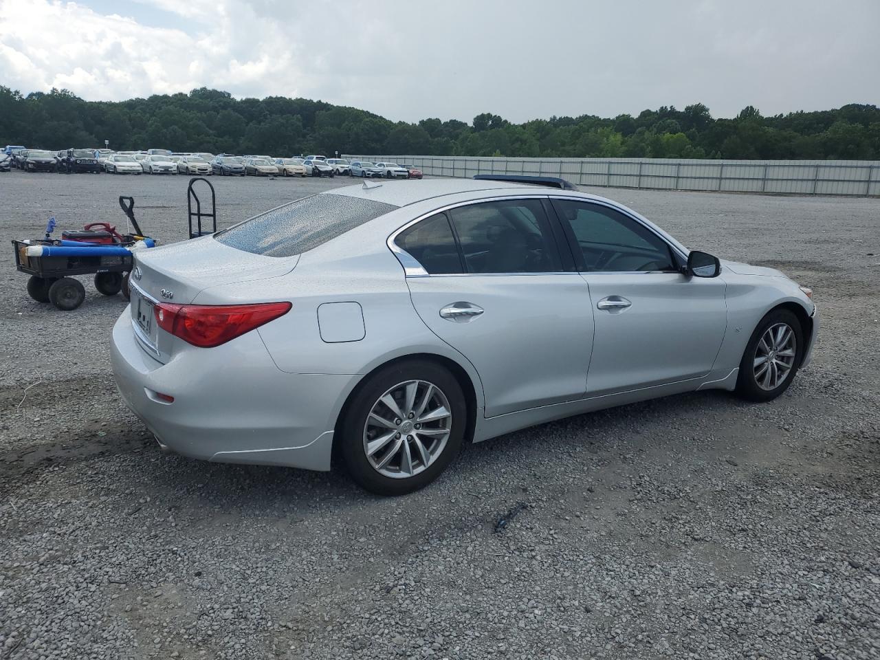 2015 INFINITI Q50