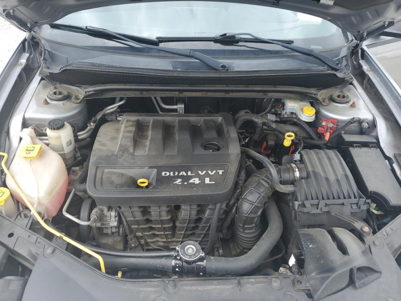 2013 DODGE Avenger