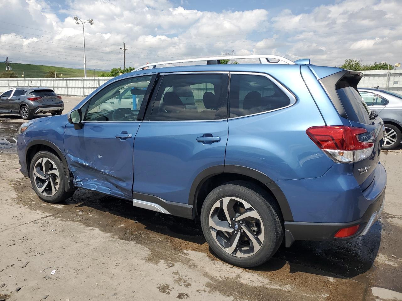 2022 SUBARU FORESTER