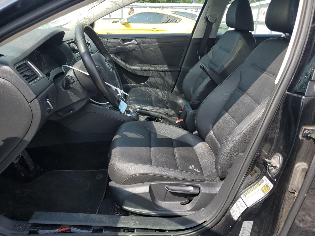 2011 VOLKSWAGEN JETTA