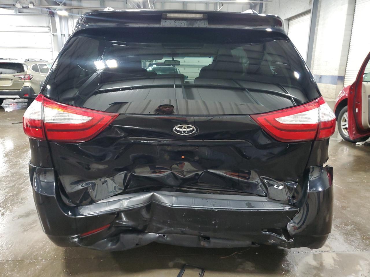 2016 TOYOTA SIENNA