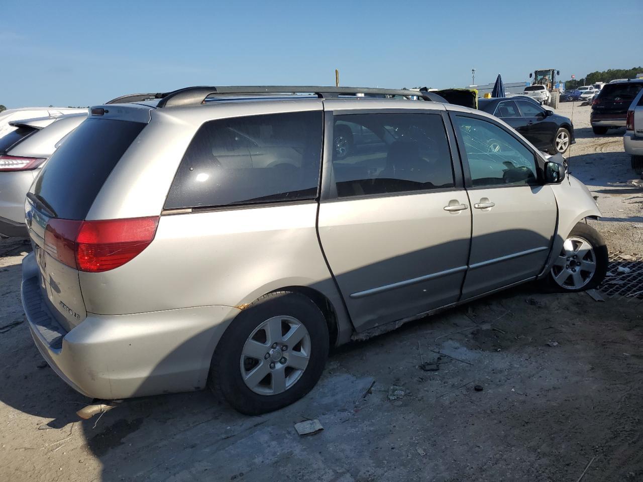 2005 TOYOTA SIENNA