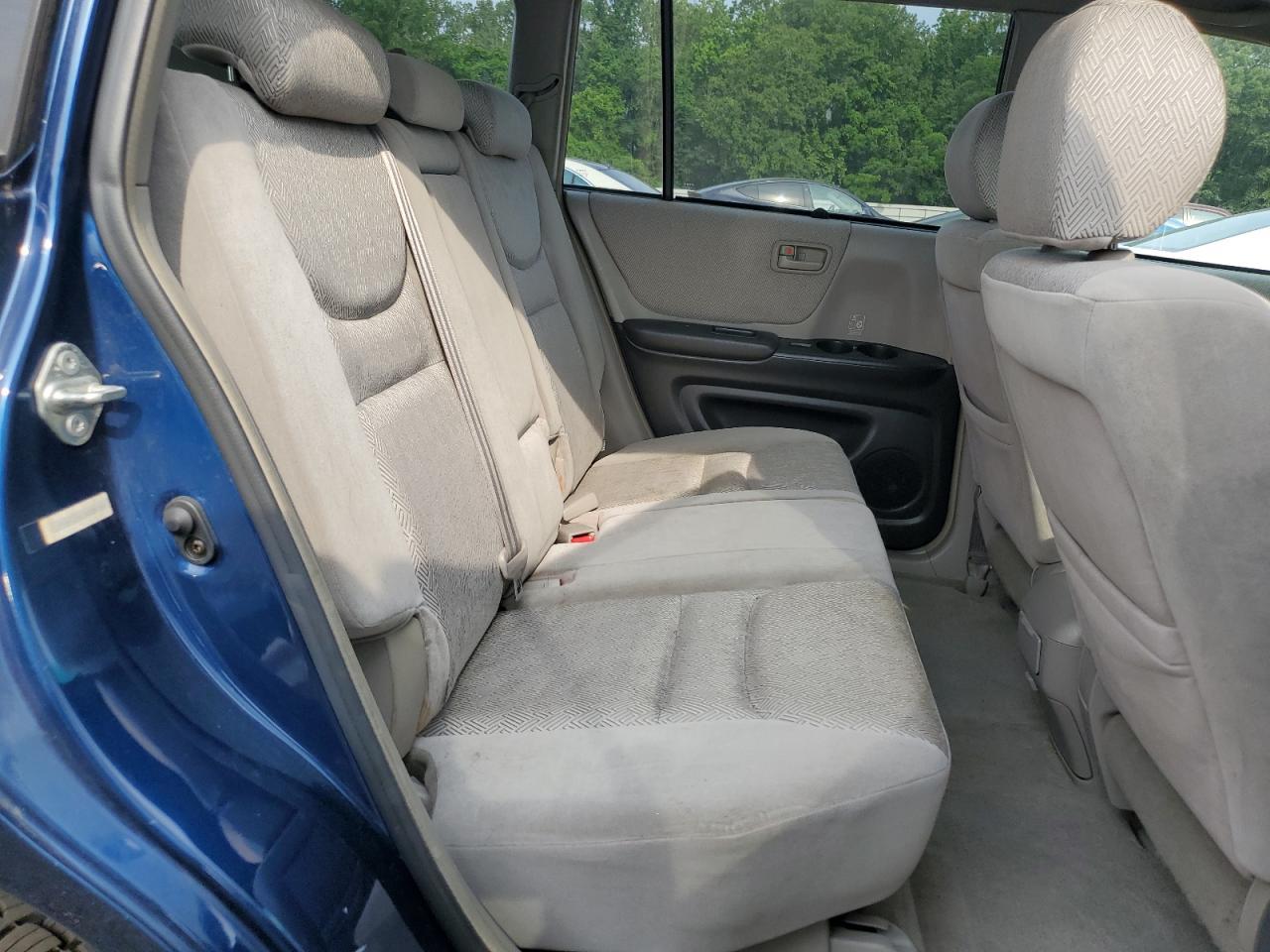 2003 TOYOTA HIGHLANDER