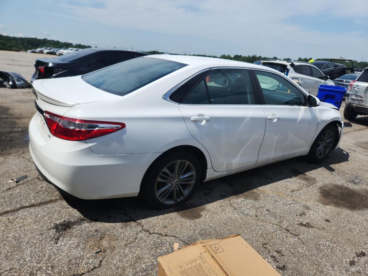 2016 TOYOTA CAMRY