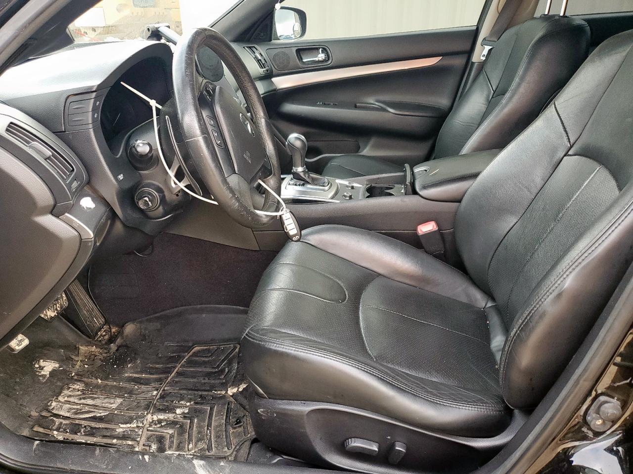 2015 INFINITI Q40