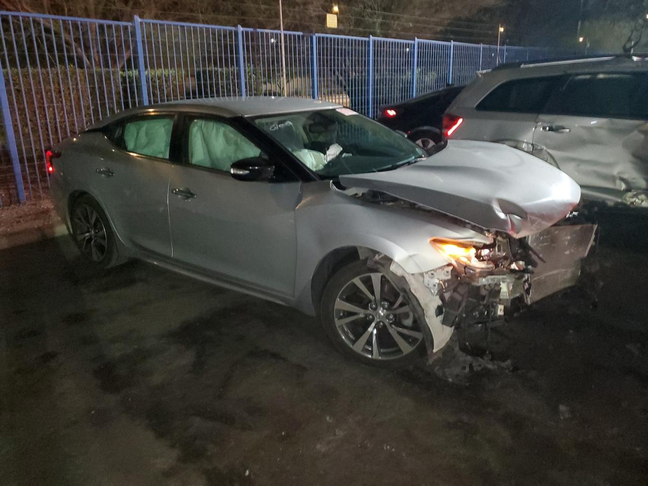 2017 NISSAN Maxima