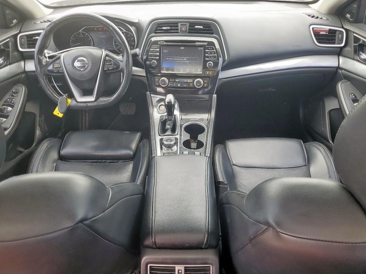 2017 NISSAN Maxima