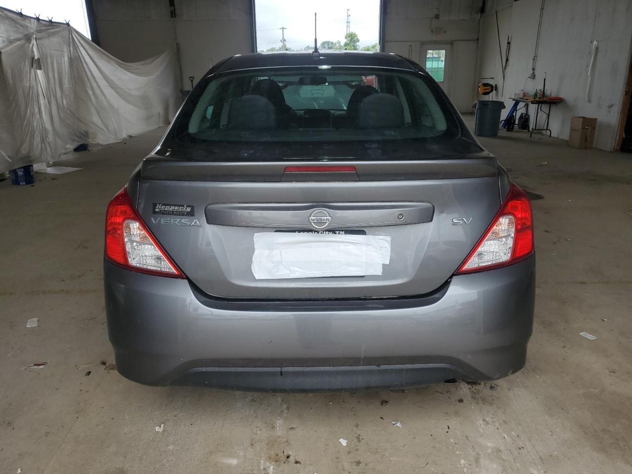 2017 NISSAN VERSA