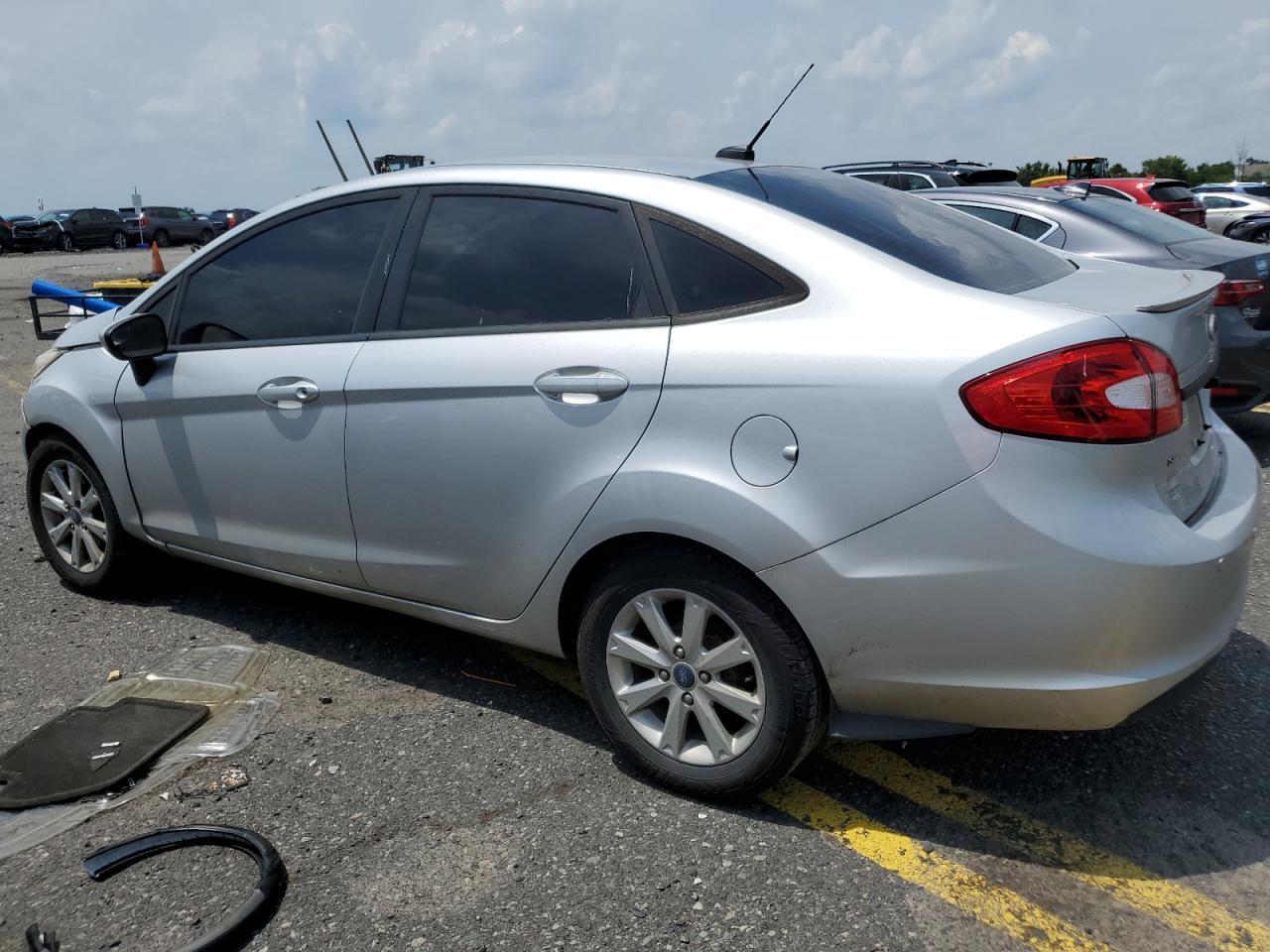 2012 FORD Fiesta