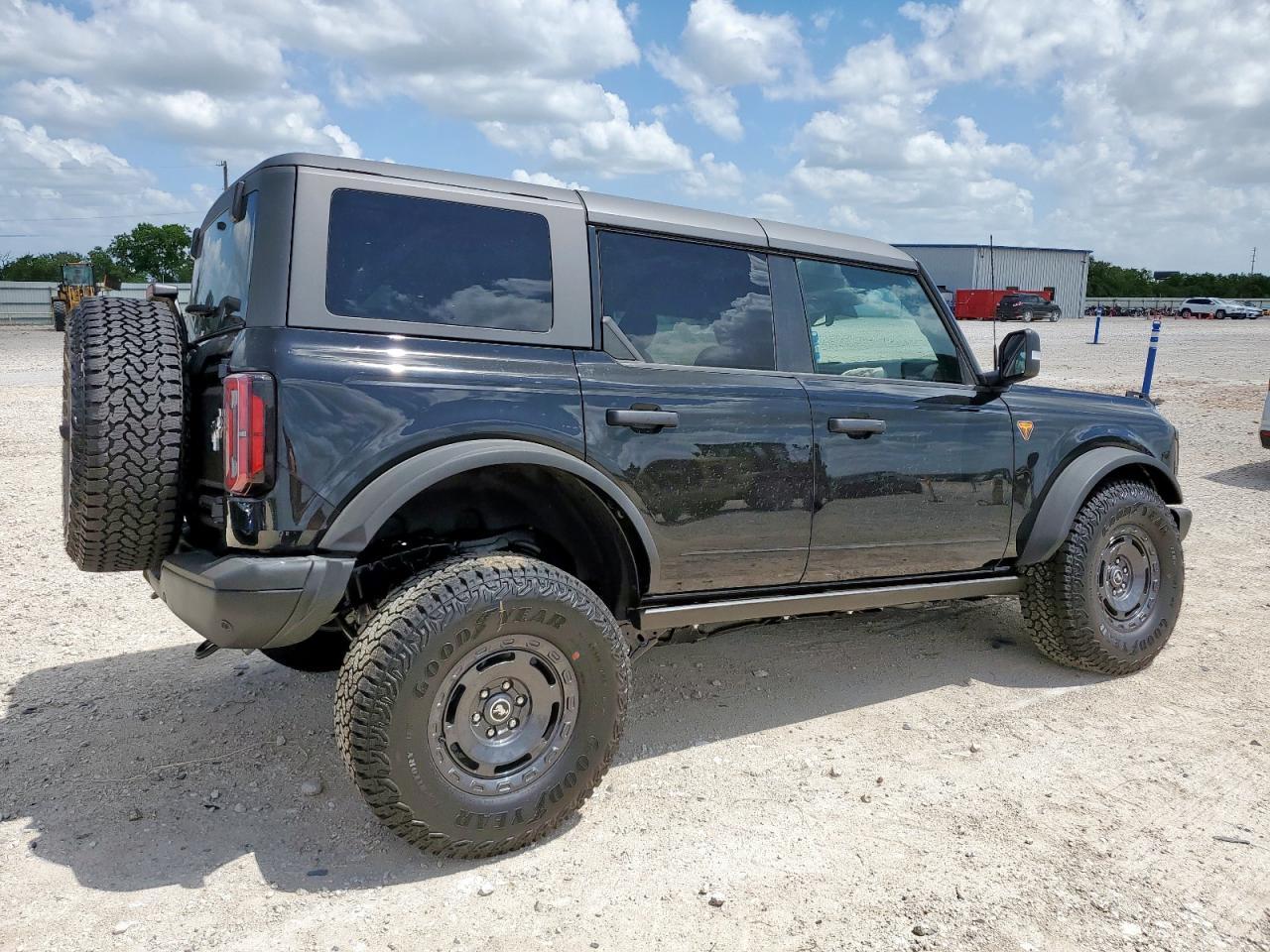 2025 FORD Bronco