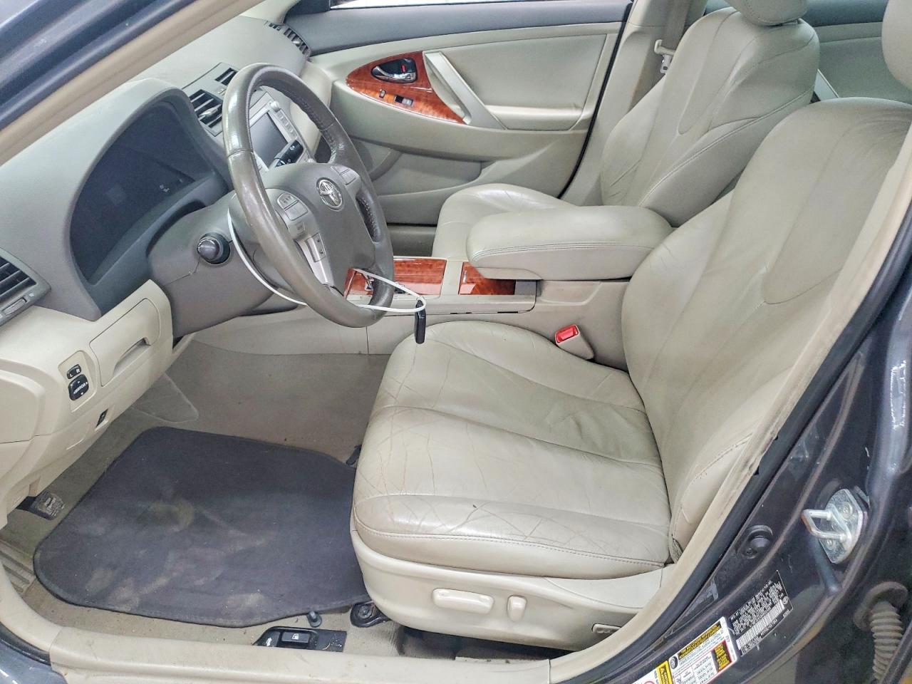 2011 TOYOTA CAMRY