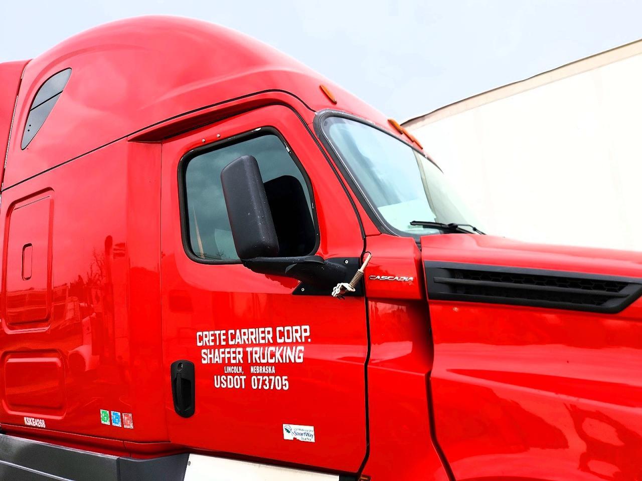 2019 FREIGHTLINER CASCADIA 126