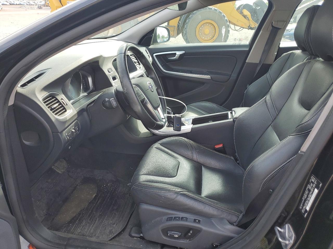 2017 VOLVO S60