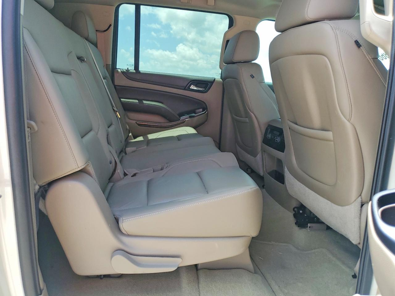 2015 CHEVROLET Suburban
